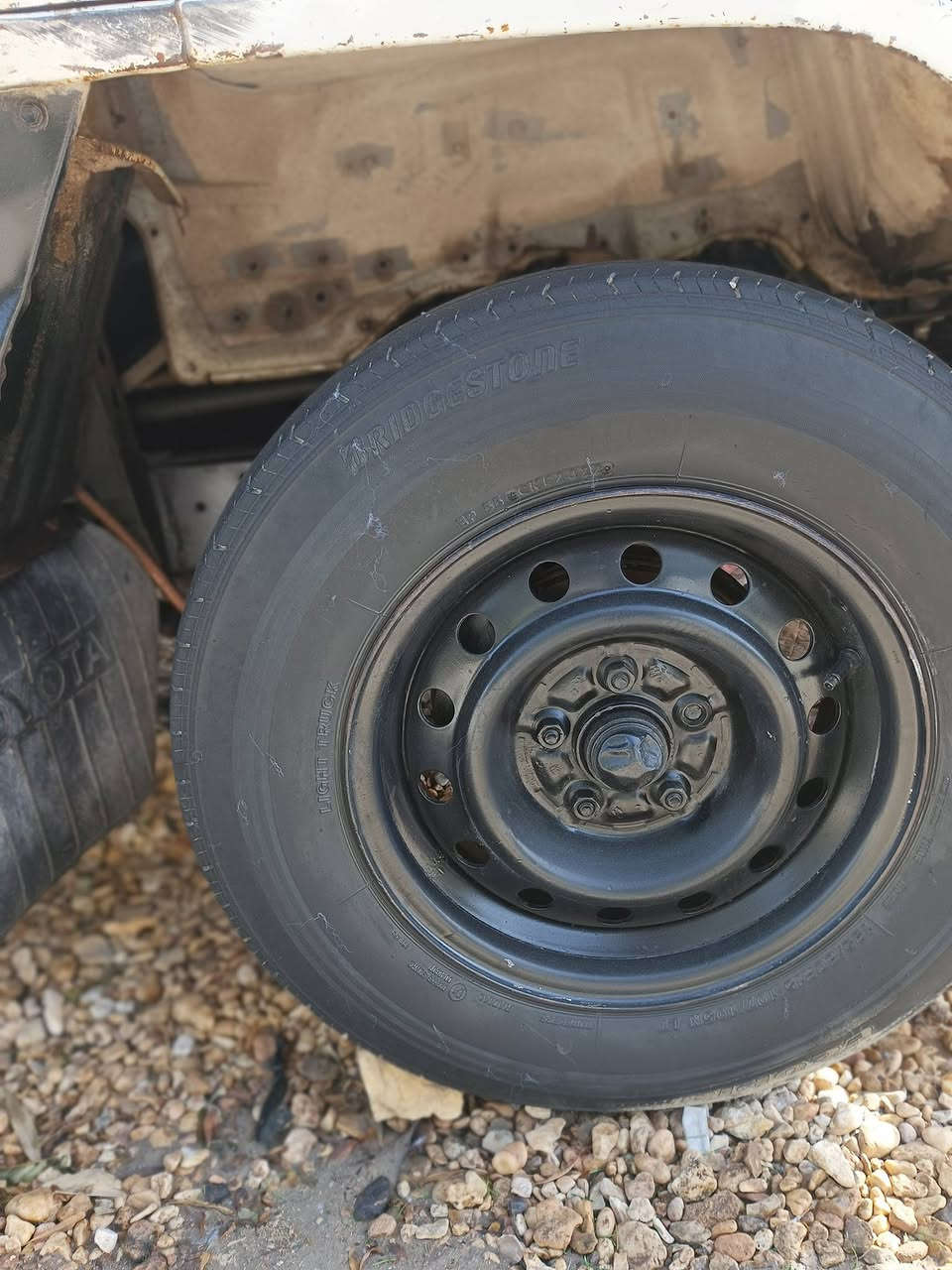 ‏‪***********‬‏السلام عليكم
كيا  تيوتا دانيه للبيع
موديل 92 تك قماره رقم ديالى  مشروع وطني 
سنويه ساقطه ب2019 باتري جديد وتخم تاير جديد
وحداديه جديد وكير جديد   صار اسبوع من شاده 

،(السياره مابيه وكم يعني مستحقه تجفيت  كايمه) 
المكان بابل. 
السعر 25وبيه مجال.
