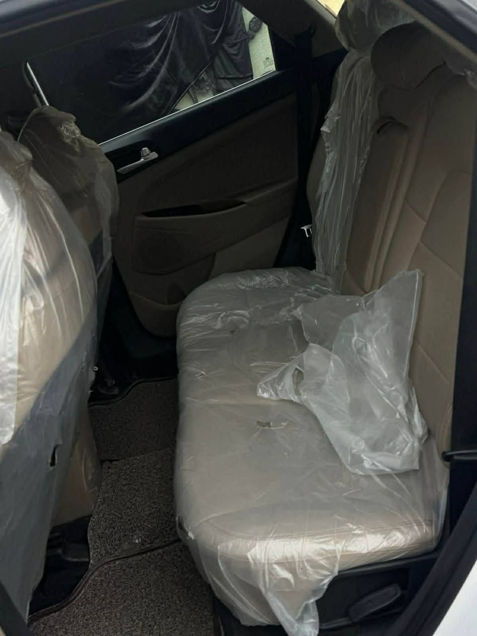 بسم الله الرحمن الرحيم
والصلاة على محمد واله وصحبة وسلم

هونداي توسان ٢٠١٩ للبيع رقم اربيل  بصمة ابواب وبصمة تشغيل وبصمة صندوق كشن سائق كهربائي تثبيت سرعة ( كروس) شاحن واير ليس لايتات الامامية وخلفية LED  ثلاجة بجكمجة  وضعيات قيادة ( ايكو سبورت كمفروت) حساسات امامي وخلفي  كاميرة خلفية كشنات جلد  ٤ اطارات وبطارية جديدة السيارة مكفولة من صبغ وحالوب  ودعاميات ايضا هزا وبراد جديدة  كير ومحرك مامفتوح بشرط ماشية ٧٨ كم حقيقى
مكان سيارة / اربيل شارع ١٠٠ - مدينة المعارض
للتواصل وسعر 
*********** + واتساب
