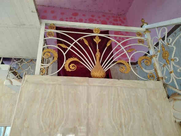 محجر نظيف درجه اولى حديد ثقيل 10 بايات للبيع موبايل ***********بابل الكفل
