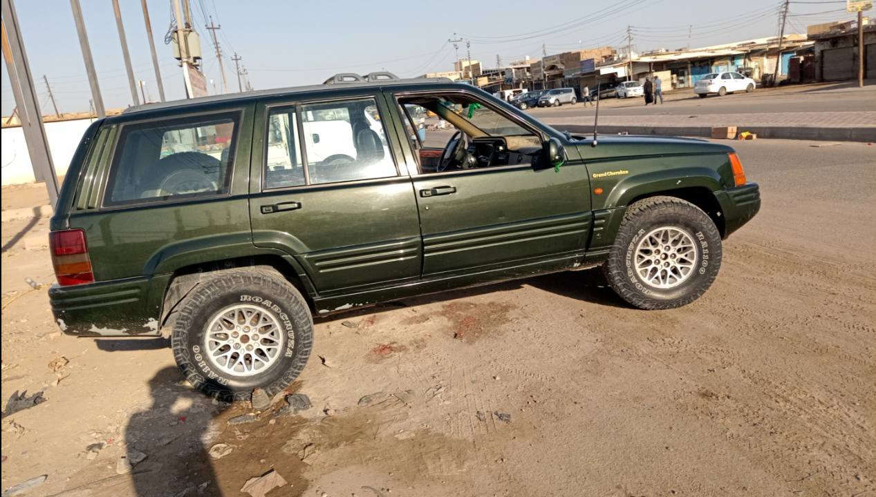 سلام عليكم سياره جيب شيروكي موديل 1995 محرك بلاد 6سلندر السياره طك اسويج وطلع سنويته ساقطه رقمه سليمانيه راعيه موجود مكان السياره العماره ميسان السعر 38ورقه رقم الهاتف        
***********
