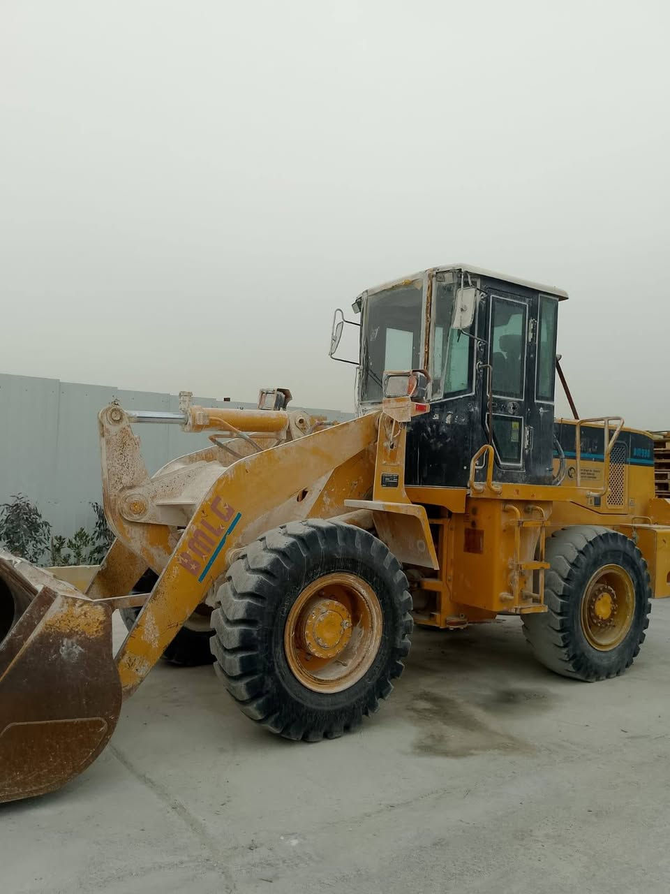 شفل للبيع 
للبيع شفل بحالة ممتازة
السعر: شدّتين اله ربع
الشفل نظيف، شغله حاضر، وما يحتاج شي
مناسب للشغل الميداني والورش
الجاد فقط، للمفاهمة تواصل 
***********
