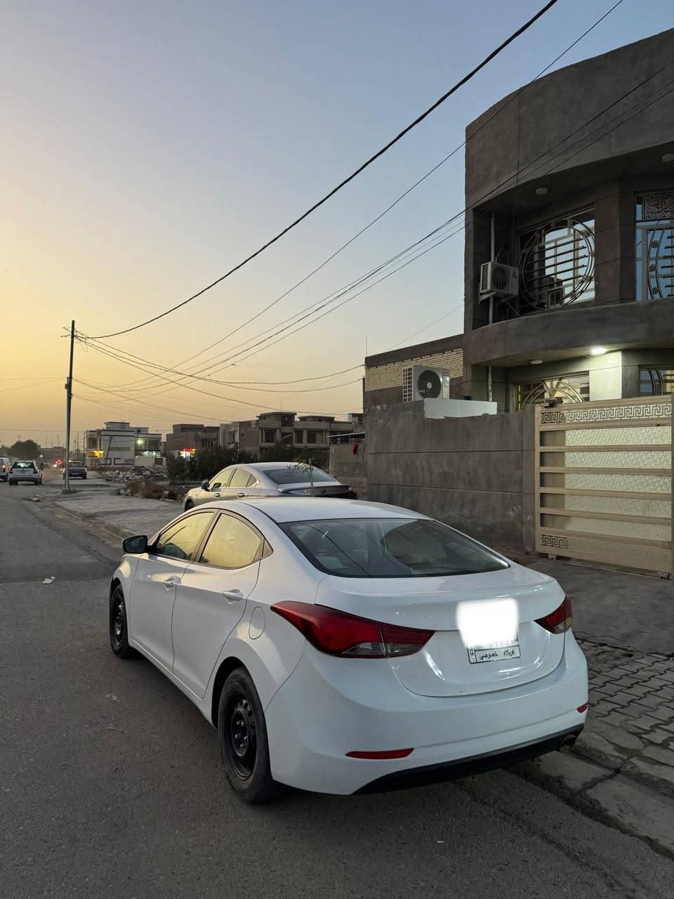 السلام عليكم
النترا موديل ٢٠١٥ خليجي ماشيه ١٩٠ الف محرك ١٦٠٠ 
 الضربات كلهن موضحات بالصور رقم كربلاء مكاني بغداد المحمودية السعر ١٢٥ بيها مجال بسيط
للتواصل 
***********
***********
موجود واتساب
