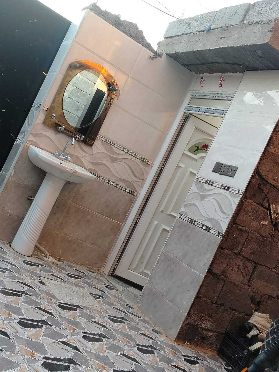 ✍️بسم الله الرحمن الرحيمَ.   🏤   🤝
الدار للبيع في الفلوجه خلف مجمع الرحاب شارع المضيف اول فرع مساحته 125شارع10طابو زراعي سعر42او بي مجال ((***********))
