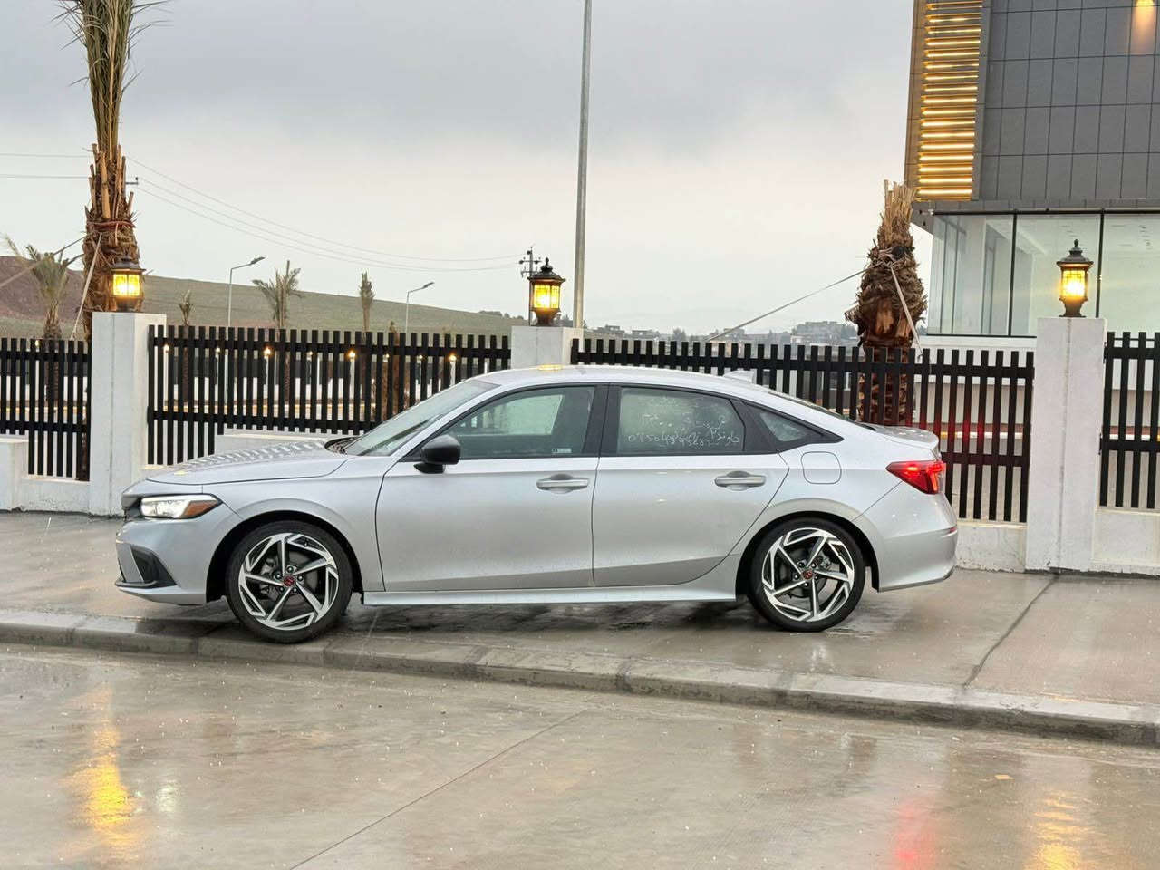 السلام عليكم 
هوندا سيفيك ٢٠٢٥
 اربع قطع صبغ  
السعر ١٢٠ ورقه و مجال جدا بسيط 
 مواصفات فول ماعدا فتحه
بصمه 
شاشه 
كاميرا
ولكب كروم 
رادار 
تحديد مسار 
شاشه كاربلاي car play
Apple car
نظام توقف المحرك في اماكن مزدحمه 
بعد بيها مواصفات هواي 
رقم كاتي تترقم ب ١١ ورقه باسمك 
 العنوان عقره معرض كولان
*********** واتس اب او اتصال اكر, نينوى
