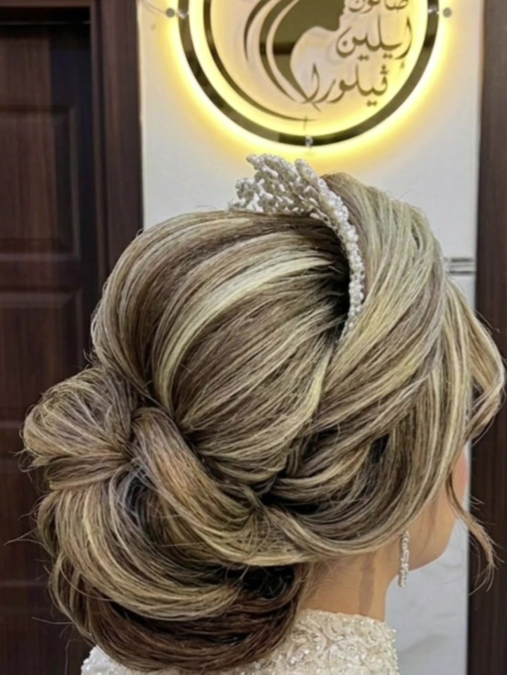 ✨ العيد غير مع صالون ايلين ڤيلورا ✨
مكياج يبرز جمالچ بأرقى اللمسات 💄

تسريحات عصرية وملكية تناسب كل المناسبات 👑

صبغات شعر بألوان ساحرة ولمعان يخطف الأنظار ✨

وبمناسبة العيد

حضّرنا لكم أجمل العروض والخصومات 🎉💖

دللي نفسچ وخلي إطلالتچ تحچي عنچ بكل ثقة وجمال 🌸

احجزي موعدچ الآن قبل اكتمال الحجوزات 💕

صالون ايلين ڤيلورا  حي السماح مجاور لحم بعجين غسان للحجز الاتصال بالرقم‏‪***********‬‏
