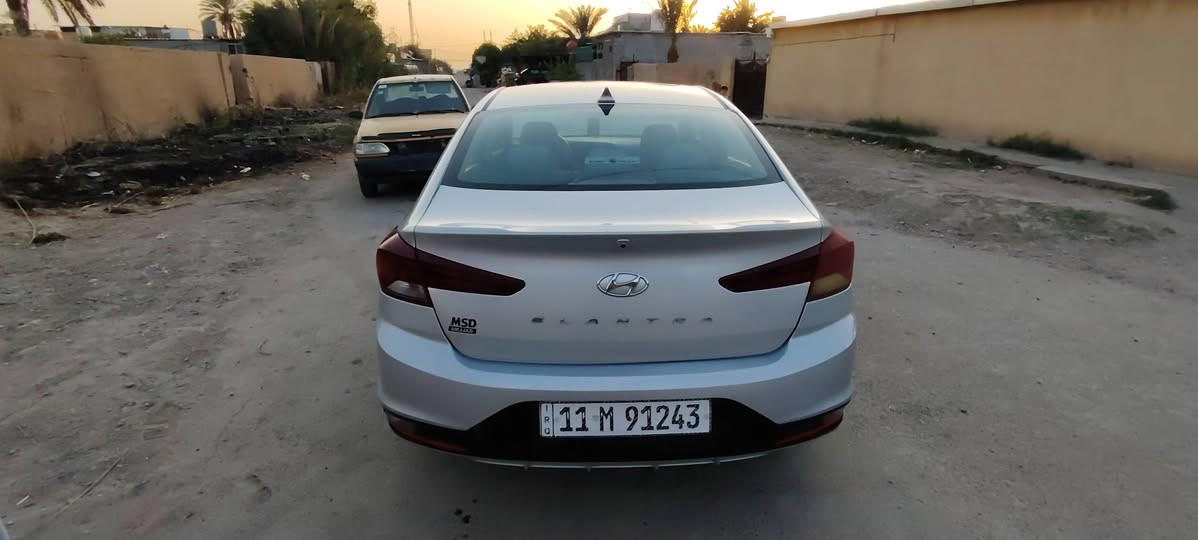 السلام عليكم النترا موديل 2019وارد امريكي سونار السياره بل منشور كير محرك تبريد صدر امامي خلفي كفاله عامه السياره ماشيه فقط 122 بسمي السياره رقم بغداد الجديد سنويه جديده مكاني بغداد مراوس حسب القناعه او بيع 130وبيهه مجال ***********
