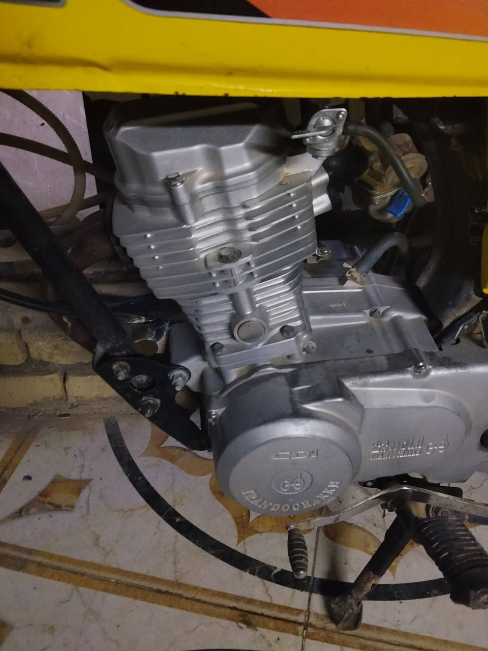 دراجة للبيع كامله كلشي مابيها اوراق اصولي خاص او تعليق ما ارد فقط ع رقم ماتواجد ع نت الشراي يخابر ويدلل ***********
