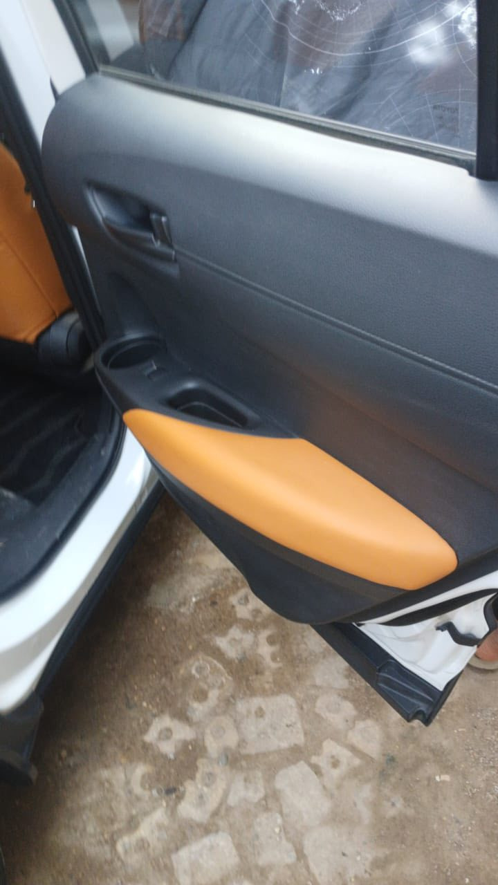 تحيه طيبه كورله كروز موديل 2024 
داخل لونين جنطه كهرباء ماشيه 9 الاف 
فول مواصفات من عده لكامرات لمري 
ومعروفه مواصفات لكروز بيها شخوط واظحه بلصور جوه 
لمرايه لسعر 25/500 خمسوعشرين مليون وخمسميه وبيها مجال للشراي وبرسم لخدمه 
***********
