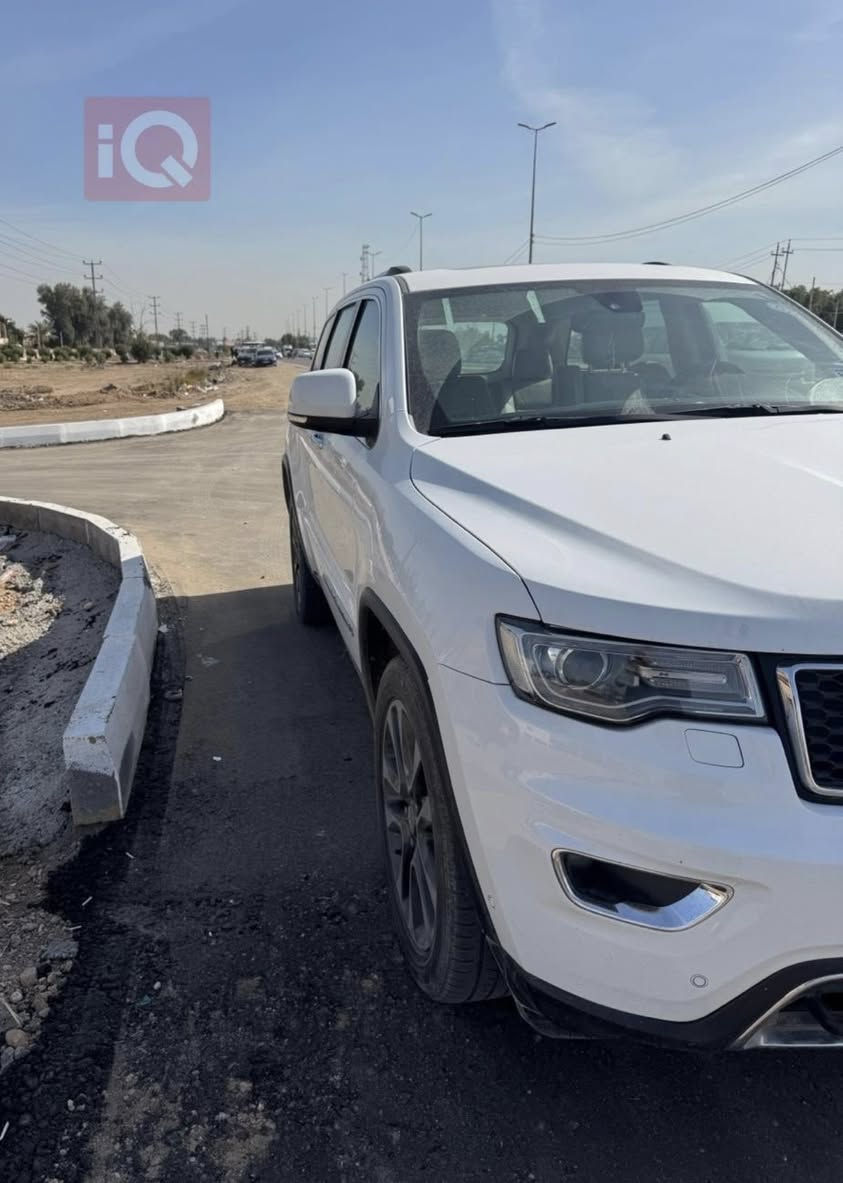 جيب لمتدد بلاص 
2018
فول للاخير 
ماشية ١٦٠ الف 
سعرهة ٢٤٥$ 
كون وياك صريح السيارة من اخلي على d بي دبة خفيفة وعتة من ترجع نمرة من ال4ال3 
بالجهاز يطلع الكير ما بي مشكلة ما اعرف انت تحير بيهة اني موكعلك من سعرهة 15 ورقة عن السوك 
مكاني بابل 
***********
