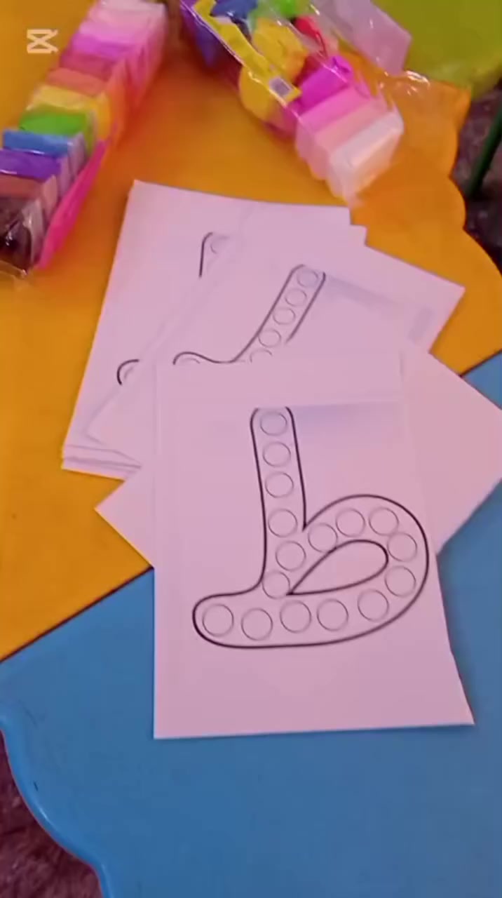 فقرة التعلم ضمن اللعب حيث أستمتع أطفالنا بتعلم حرف 'الطاء' 
،
روضة و حضانة الحرف الأول 
العنوان السريدات - المدخل الأول - قرب مدرسة نور العراق
 الابتدائية 
للأستفسار التواصل مع الصفحة او الأتصال على الرقم 
*********** 
صفحتنا عالانستغرام 
https://www.instagram.com/first_letter.kg?igsh=M3pvdWwydTd4N3p0
صفحتنا عالفيس 
https://www.facebook.com/share/1DVxbaD2cU/
