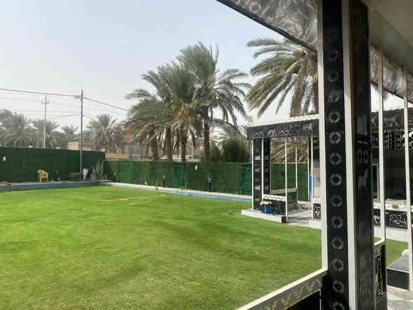 دار للبيع طابو ملك صرف الموقع  طريق حله بغداد قرب محطة وقود الاثار
المساحه 250 متر مربع واقع حال 750 متر ✅ 
طابقين 6 غرف نوم هول عدد 2 صاله عدد 2 مطبخ عدد 2 ومجمع صحيات عدد 4 وكراج سياره موقع ممتاز جيد يباع البيت مع الاثاث للاستفسار مكتب النبل للعقار والبناء والهندسه 
*********** واتساب 
***********
