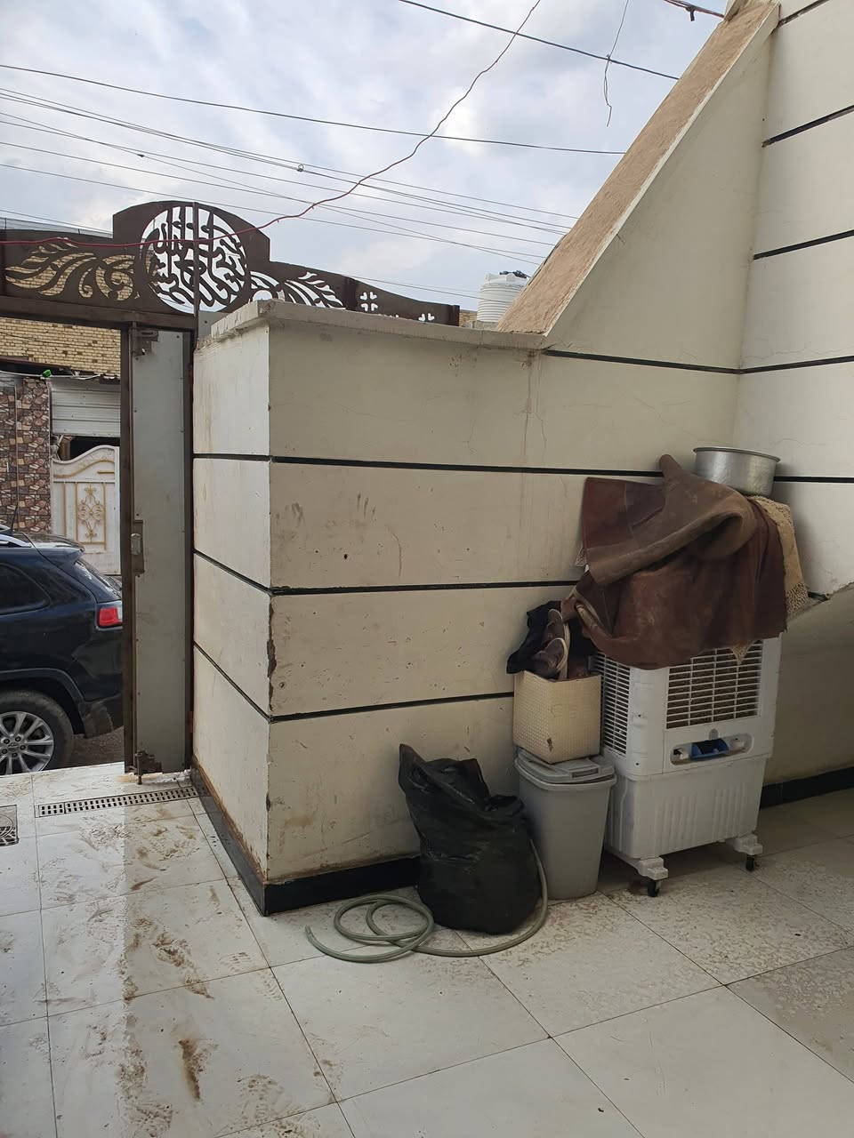 ١٠٠ متر للبيع طابقين مشتملات مفصولات امغربه خلف مطعم ابو عفاف ***********
