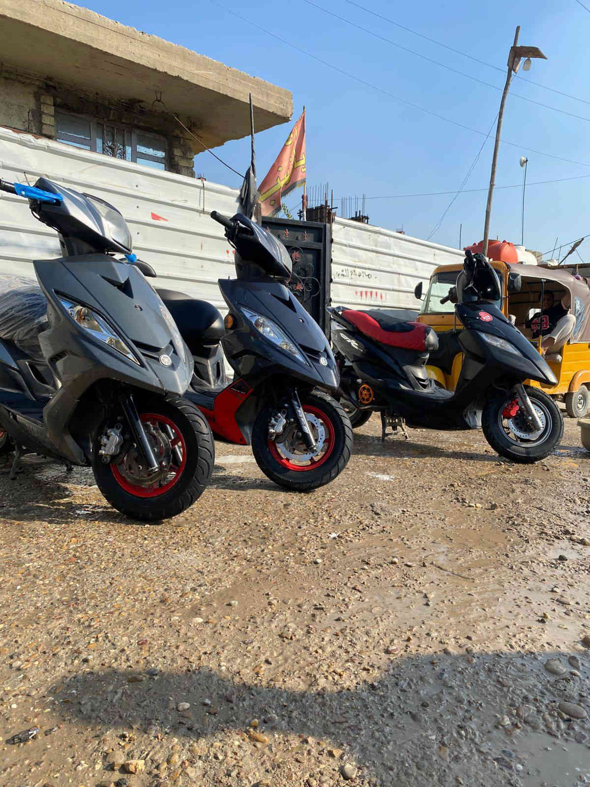 سلام عليكم 
جيتي ار 
موديل 2014
دراجه اخت الرمبه 
مكينه كفااااله 
زوج تايرات جدد 
ضفيره ع وضع الشركه
كلجات بلاد
ويل نجمه
لون فيراني
دراجه كلش حلوه واحله من الصور 
ما نقصها برغي 
حته الدهن توني مبدله MOTUL
سعرها 700وبيها مجال
مكاني بغداد الحريه
***********
