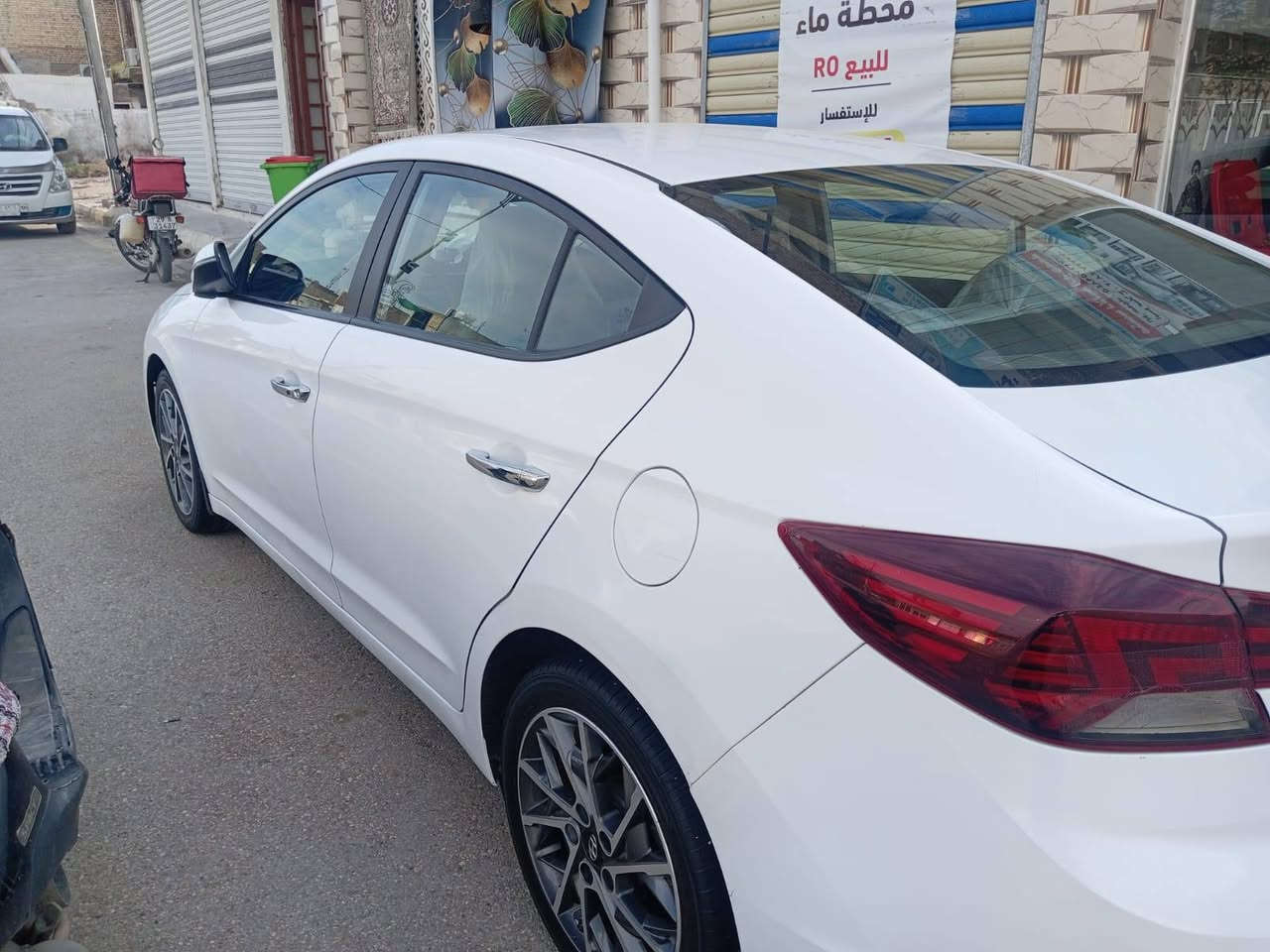 سلام عليكم النترا موديل 20 رقم بغداد جديد
سياره كفاله عامه عدا دوسه صبغ. ماشيه ١١٥ الف 
سياره جديده معنى كلمه. مكاني واسط كوت
سعر ١٦٨ وبيه مجال شي بسيط شراي خابر وتشلع عيوني 
***********
