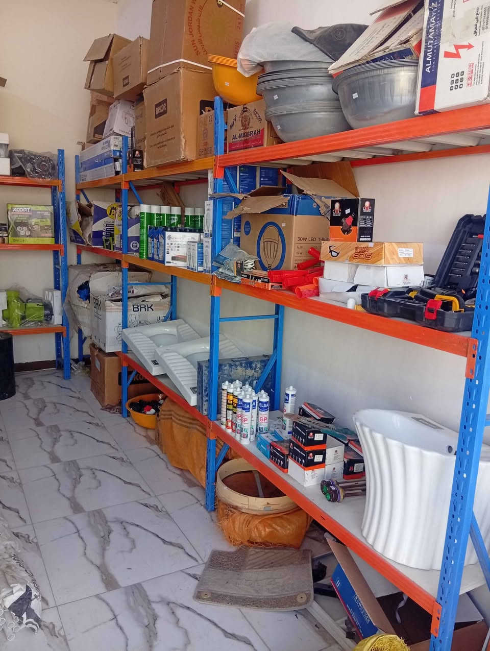 محل انشائية متكامل تريد جرد وانزلك مليونين تريد شلع ب٦ مليون *********** واتس ***********
مكان بغداد سبع البور الضباط اخوان شغل بيه خير من الله وما يخسر بس يحتاج تواجد واني نجار الله شاهد باب رزق وفلوس تكتك تجيب كيات ثنين وتشيل الحمل تدفع حساب العنده كيا حمل مراوس اراوس بغداد, العراق
