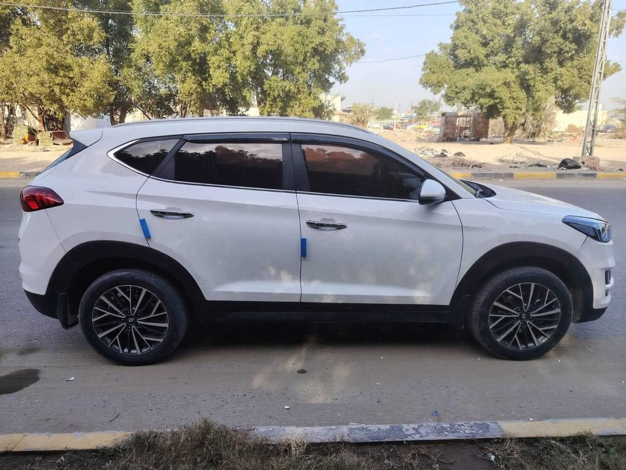 السلام عليكم سياره نوع توسان خليجي موديل2020 فول موصفات واحد على واحد عده البنرما سياره كفاله عامه بس بيها بنيد رش كلير بدون فتح وداخل سياره كير مكينه حداديه تبريد كفاله شركه الكاصد احله فائه بالتوسان شاشه جبير حساسات كامره دوره خمسه ويل كب بصمه كشنات جلد بيع سريع العنوان كربلاء رقم الهاتف ***********
