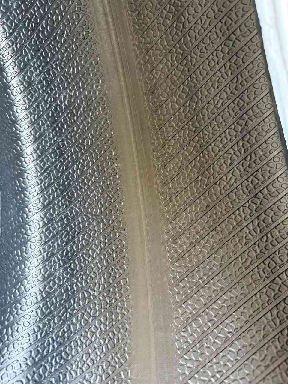 للبيع تك تاير انتاج 2025
حجم 17 /17 /50/ 215 
سعر 60 الف 
مكاني بل يرموك 
***********
