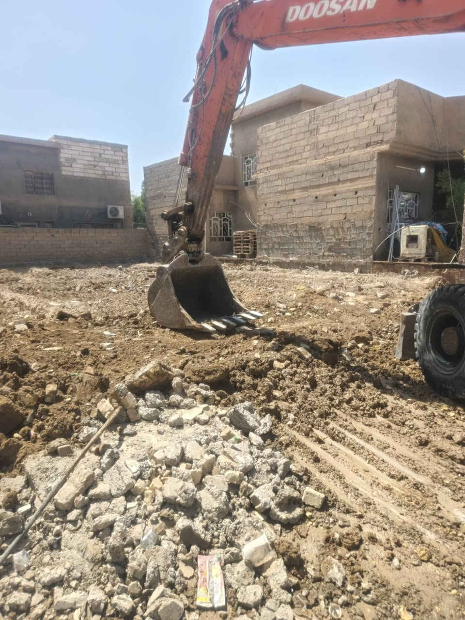 تفليش الدور والمباني القديمة  ورفع الانقاض وتعديل الارضيه بمواده مااخذ فلوس في جميع مناطق ديالى  الاتصال على الرقم ***********و***********
