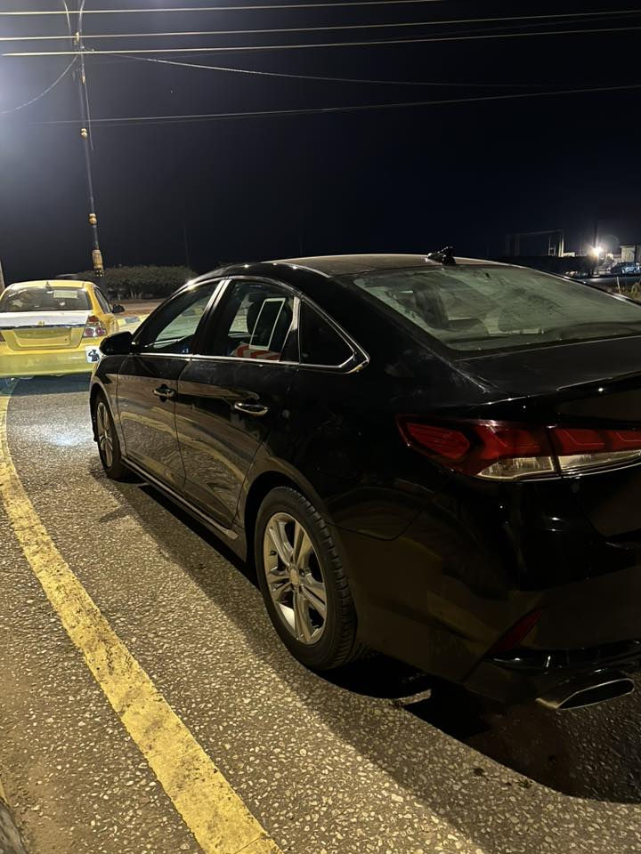 بسم الله الرحمن الرحيم.                        سوناتا 2018 رقم اربيل بأسمي
 گير ومحرك ما مفتوح 
السياره سبورت 6نمر فئة sport
بصمه فتحه تدفئه كشنات اماميه 
كشنات جلد داخل اسود بلكامل 
ستيرن رياضي حرف D دبل كزوز 
وارد تايلندي داخله گلين وسوناره مرفق بلصور مكان السياره بابل الحله 
السعر 155 
***********
