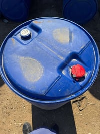 يتوفر برميل بلاستك ٢٥٠ لتر جديد استخدام مرة واحدة   للاستفسار: الاتصال...