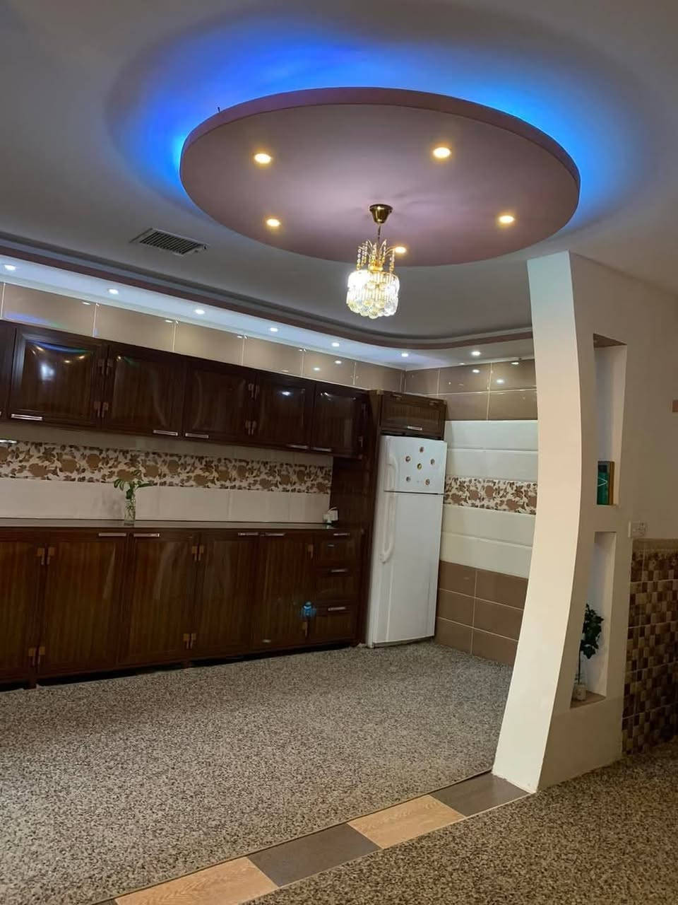 خانوو بۆ فرۆشتن لە زەرگەتەی کۆن 😍
            
بەڕێزان ئەم خانوە دوو نهۆمە بە ڕووبەری 157 مەتر ڕوو قیبلە کە بۆ دوو ماڵی جیا دەبێت و زۆر کەشخە و پاک و خاوێنە ..
لە نهۆمی یەکەمدا دوو نوستنی تێدایە وەلە نهۆمی دووەمدا سێ نوستنی تێدایە

🙌وەهەروەها ئەم خانووە دوو ڕووی هەیە لە پێشەوەو لە دواوەوە.

بۆ  زانینی نرخ ژمارە 1 لە کۆمێنت بنوسە .

بۆ فرۆشتنی موڵکەکەت نامە بنێرە بۆ پەیجەکەمان
یان لە ڕێگای ڤایبەر و واتس ئەپ بە ژمارە .

***********
