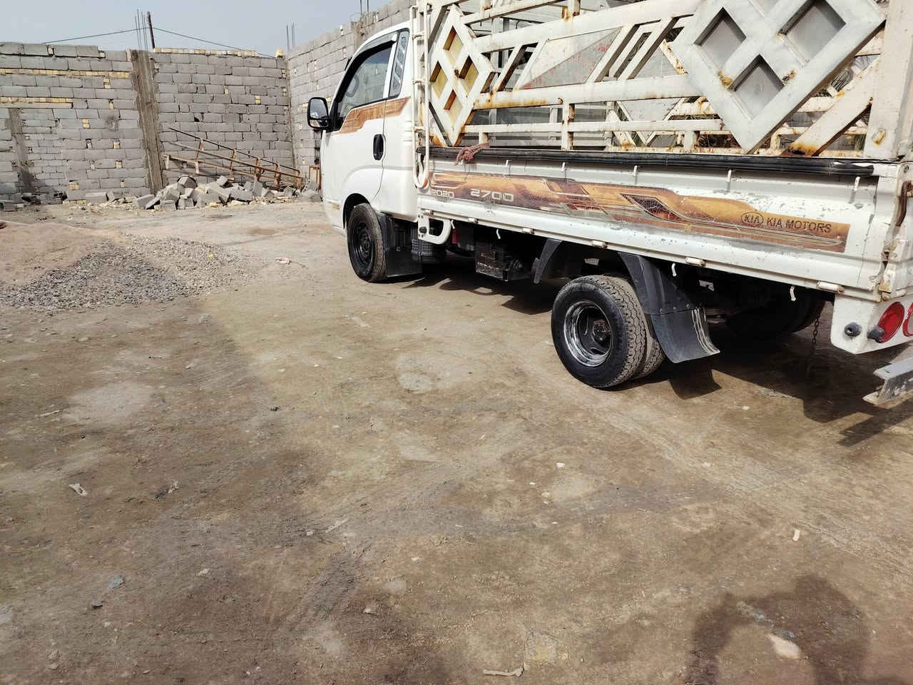 سلام عليكم كيا حمل موديل ٢٠١٢ تحويل ثاني يوم سنويه مجدد رقم انكليزي سياره مكفوله للاستفسار الاتصال على الرقم *********** السعر ٨٥ وبيهه مجال مكان ذي قار سوق الشيوخ
