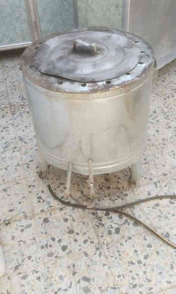 للبيع كاونتر 3قطع نضيف ،، كاونتر مرمر2قطع،، مكيف 2طن،، فرشه 6متر.. جامخانه،، تنور،، شيلمانه3 وربع،، الشراي يتصل👈***********
