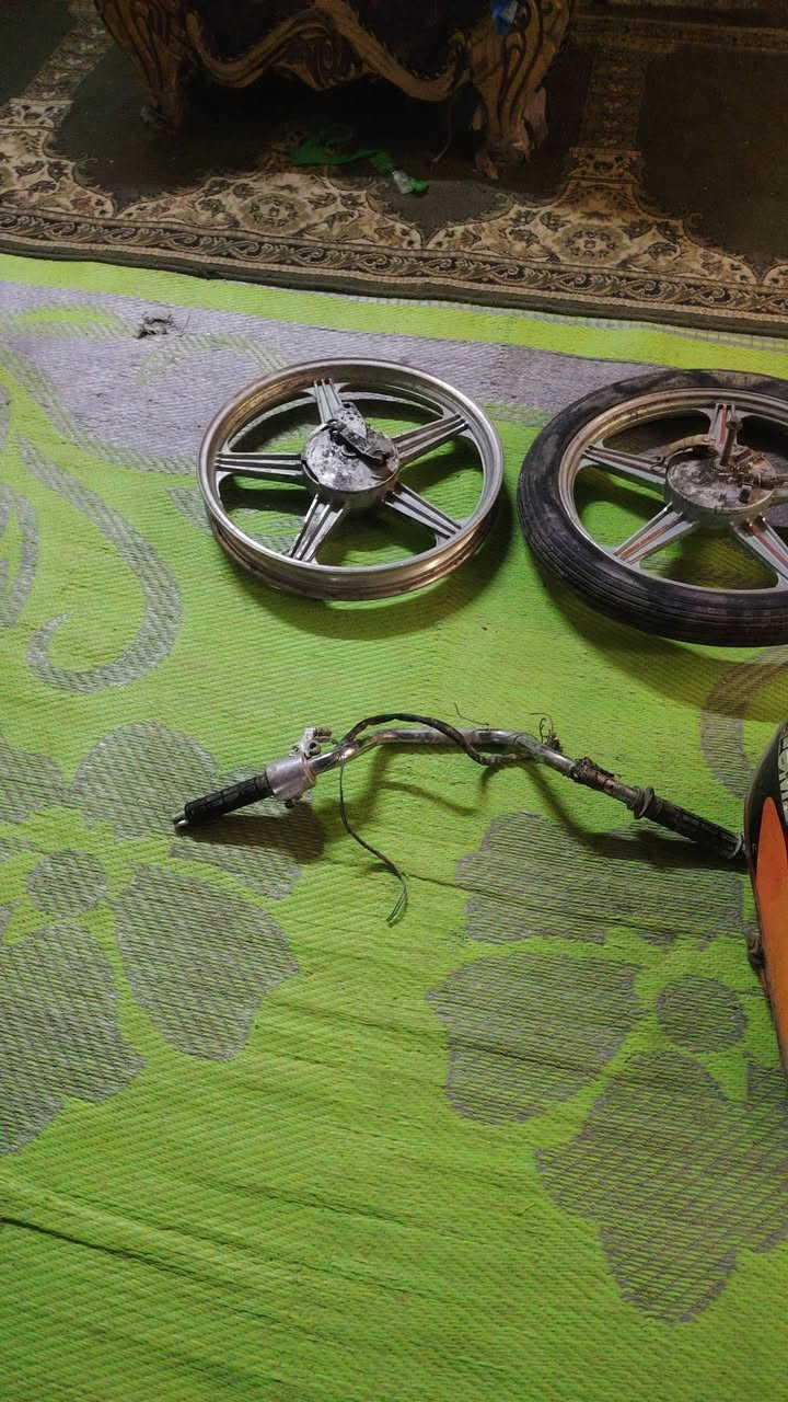 اغراض مال دراجه ايراني للبيع سعر اللي يريدهن


**إذا كنت صاحب هذا الإعلان وتريد حذفه لأي سبب، رجاءا أرسل رسالة إلى الدعم الفني**