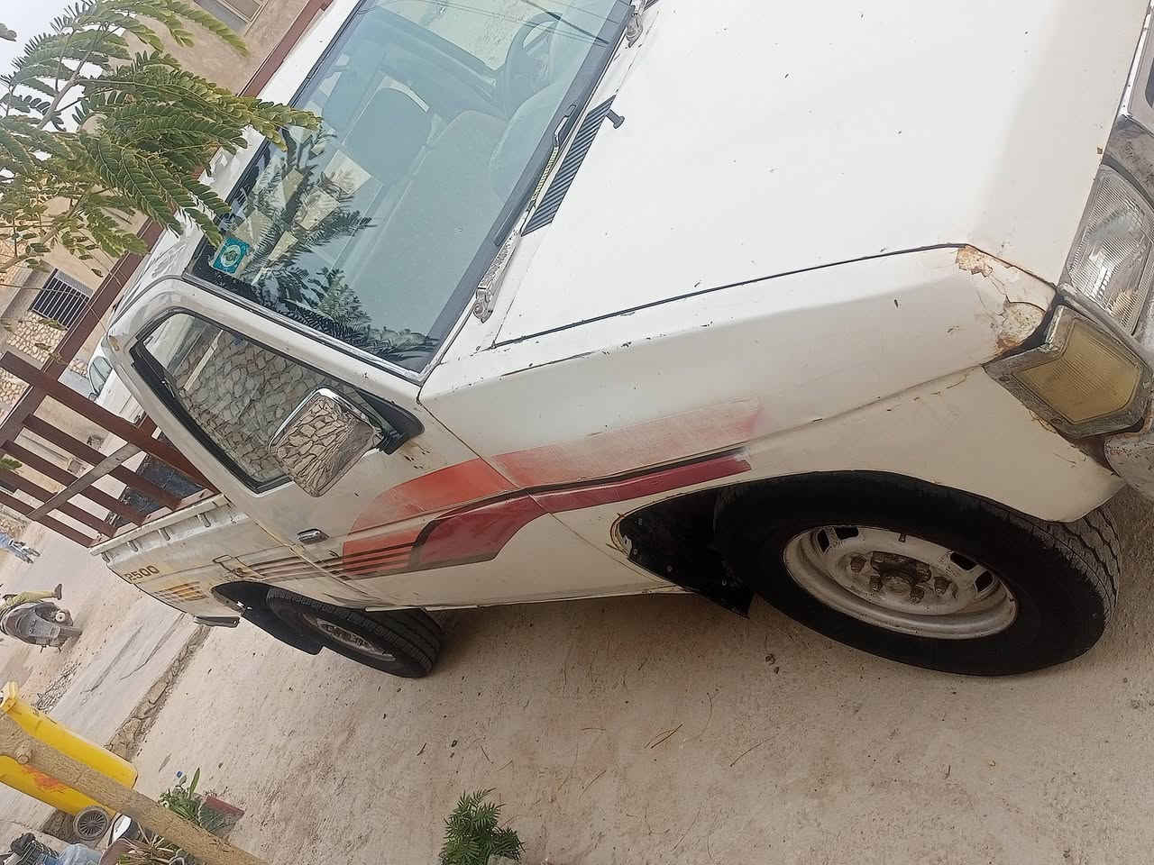 مراوس فقط كيا حمل  بيكم نيسان موديل 95 رقم بغداد رقم مميز2900  تواصل ***********
