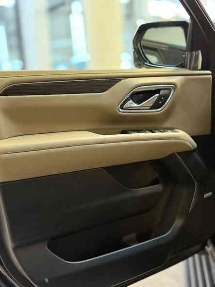 سلام عليكم .. شيفروليه تاهو موديل 2023 بريميرا وكاله المنصور جديده جدا على وضع الشركه مكفوله كفاله عامه بعدتها بغراضها بدوساتها كلها ممفتوحه عداد المسافه 5 الاف كم فقط غير قابل للزياده 
لزياده المعلومات الاتصال ب *********** 
مكان السياره زيونه او كراده
