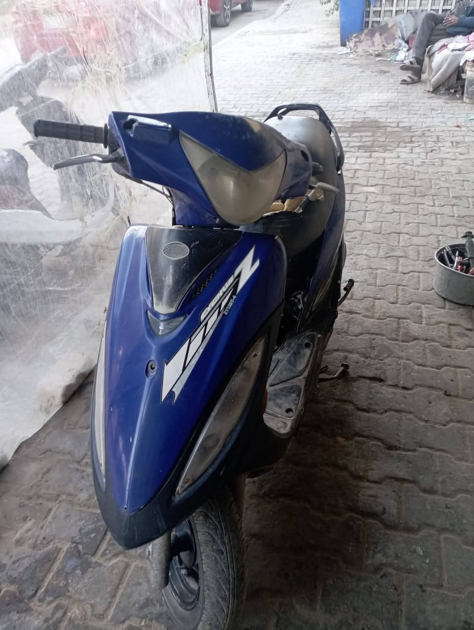 سلام عليكم دراجة كامكو لبيع دراجة حلوة شلعة ومعدل دراجة كرباءيات كلهن شغالة دراجة نقصها بس كابريتر نكرة اشغلهة  كوم حديد 150 وبيها مجال بس كابريتر يرادلها بكاني بابل


**إذا كنت صاحب هذا الإعلان وتريد حذفه لأي سبب، رجاءا أرسل رسالة إلى الدعم الفني**