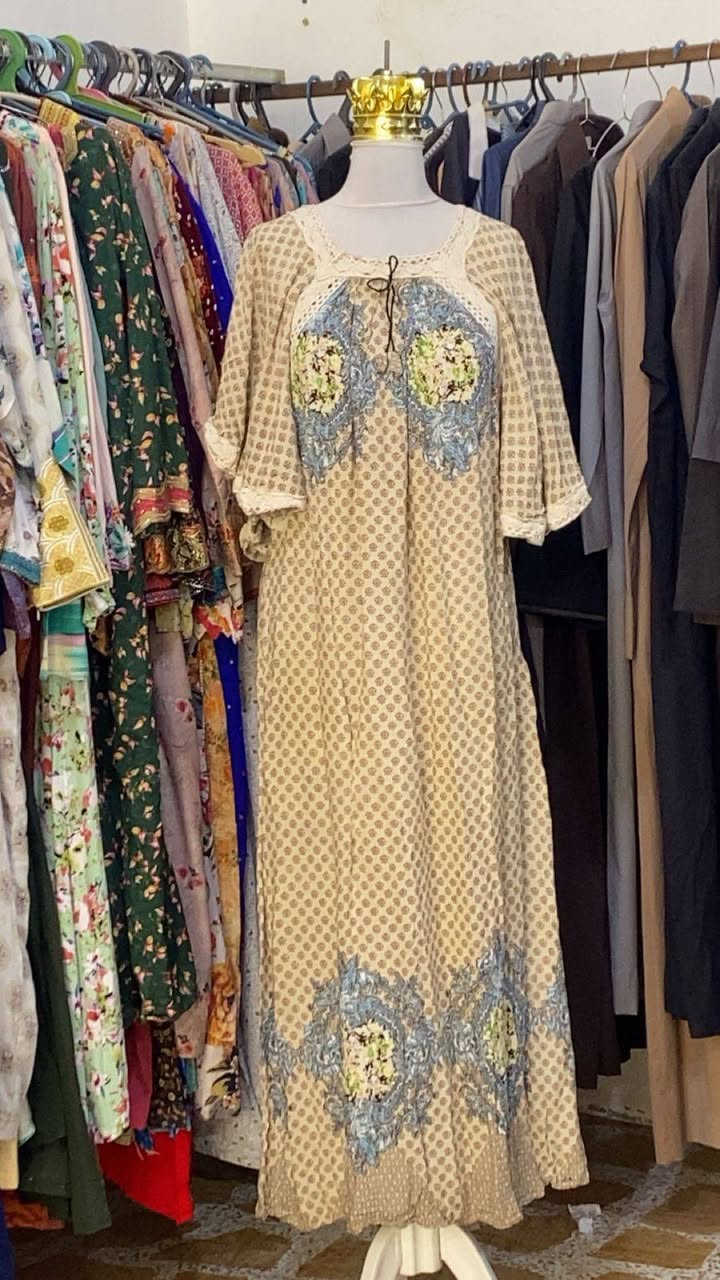 السلام عليكم وجبه جديده ودشاديش ومخاوير وكل قياسات موجوده ونظافه فول وتدللون علينه العنوان بهرز خلف السوك عماره حجي خلف


**إذا كنت صاحب هذا الإعلان وتريد حذفه لأي سبب، رجاءا أرسل رسالة إلى الدعم الفني**