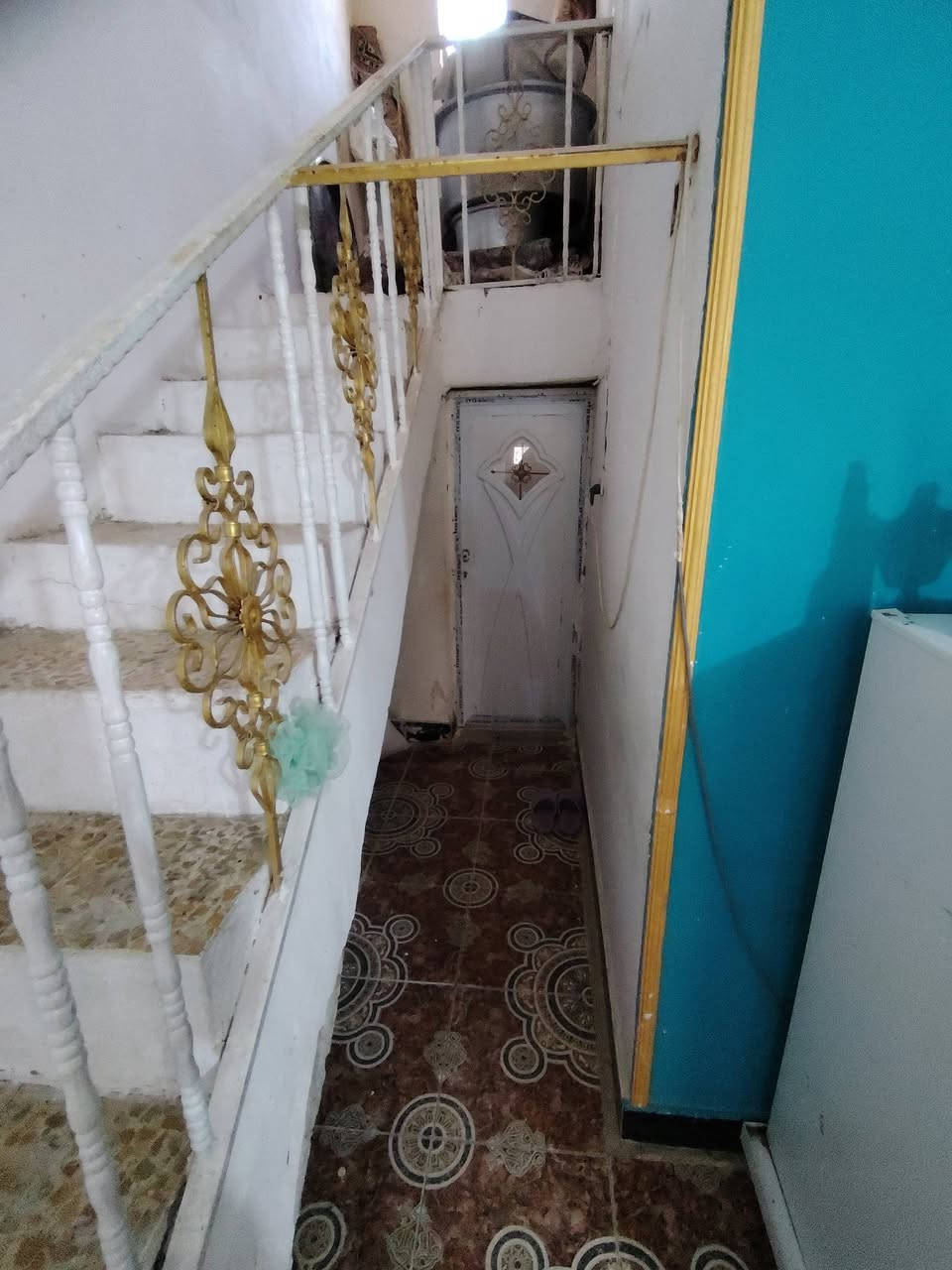 السلام عليكم
بيت للبيع مساحة ٢٠٠ م حي الكوثر مجاور
#سيد_مسلم يحتوي البيت من غرف عدد ٢
براني ٦*٤ + صاله ٧*٤ صحيات عدد٢ مطبخ
علمآ البيت مطلوب ٤٢ مليون للمصرف العقاري من ضمن المبلغ الكلي بس جيب كفيل وتحول مباشر التواصل على الرقم ***********
