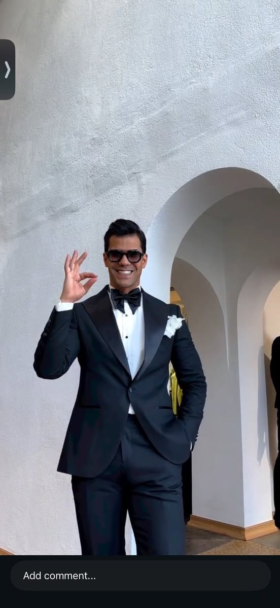شباب عندي هي البدله توكسيدو ماخذها من عقيل  فنتازيا ملبوسه مره وحده ماخذها ب400 وياها القميص والفيونكه 
اريدها ب150


**إذا كنت صاحب هذا الإعلان وتريد حذفه لأي سبب، رجاءا أرسل رسالة إلى الدعم الفني**