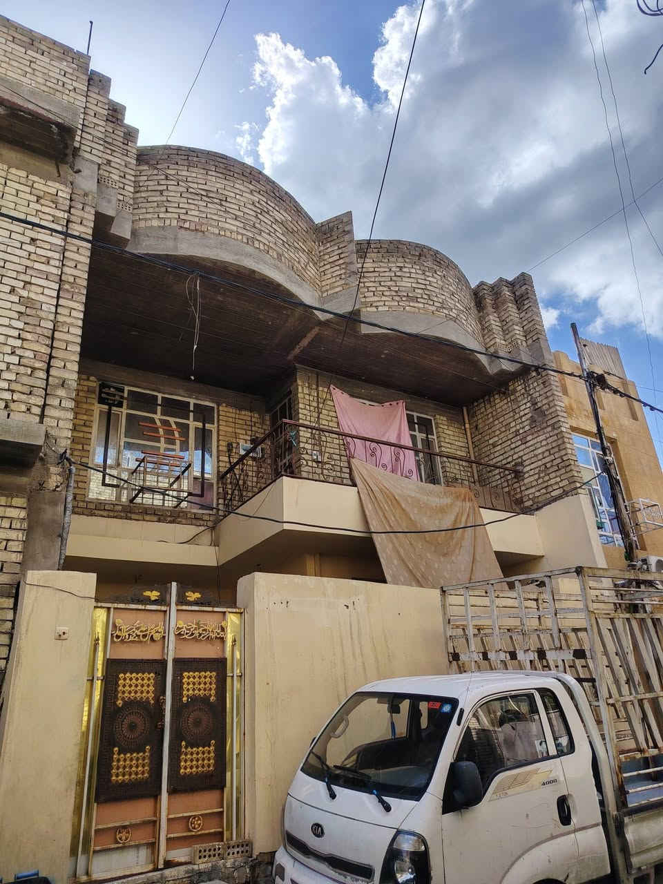 بيت للبيع في مدينة الصدر قطاع 53 قاطين مساحة البيت  144متر السعر خاص للأستفسار ***********
