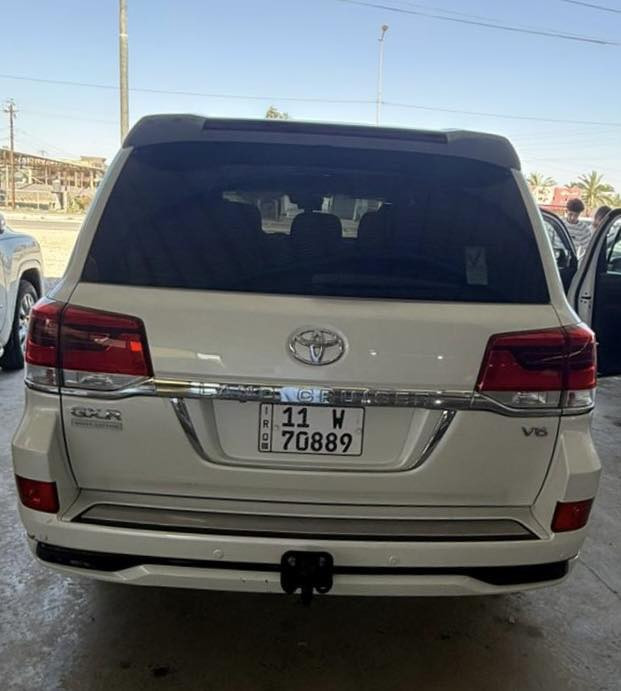 السلام عليكم
للبيع لاندكروزر 2018 وايت اديشن فول مواصفات رقم بغداد كفالة عامه 
ماشية 100 الف 
سعرها 490$
للاستفسار ***********
