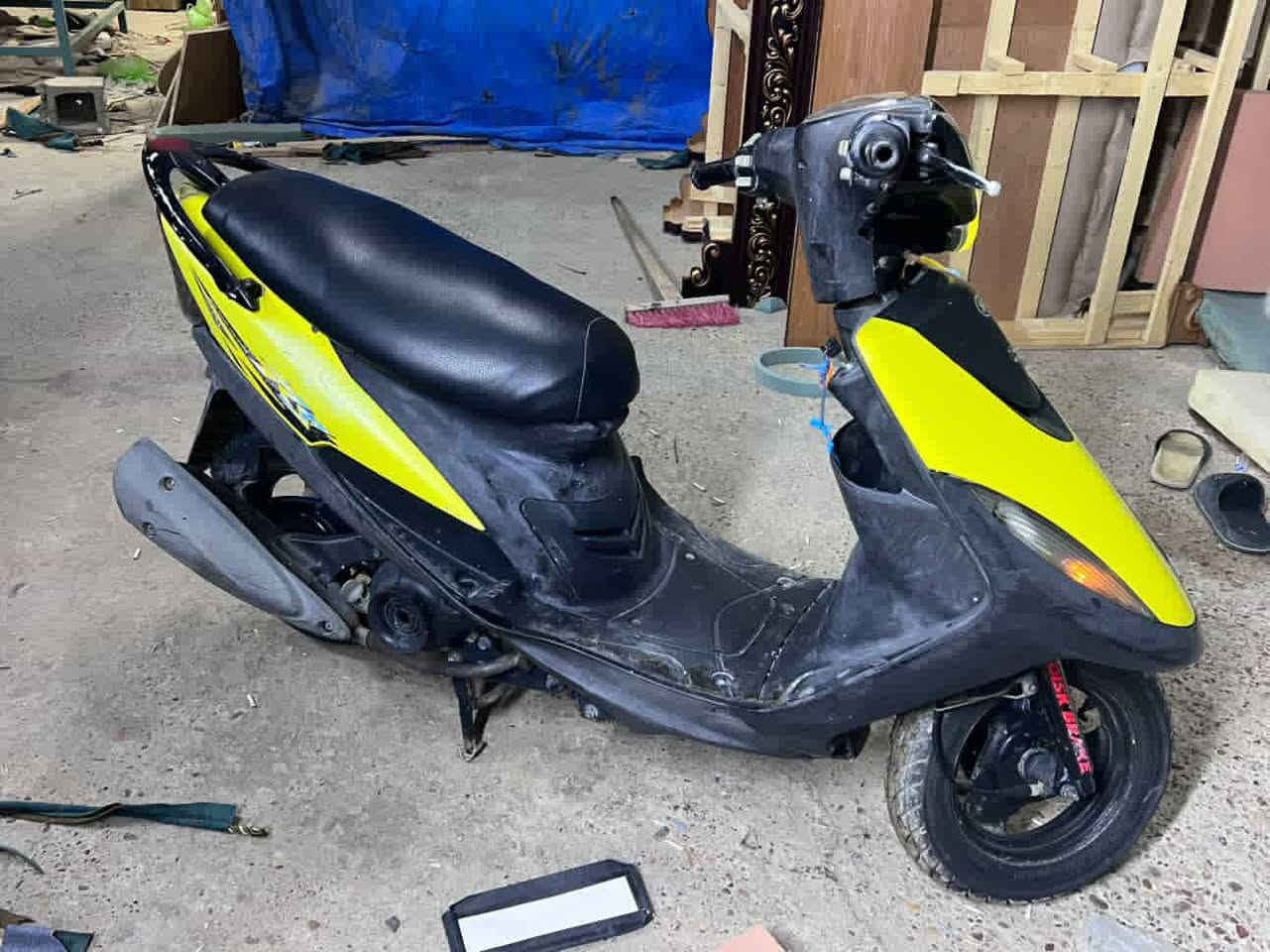 السلام عليكم ماكس عدلة بلادي ما بيهة اي نقص اوراق كاملة السعر ٧٥٠ العنوان البياع ***********
