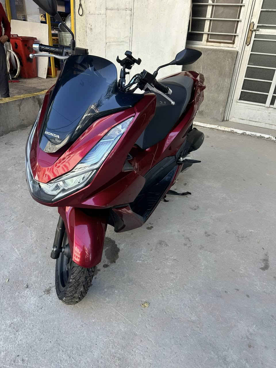 السلام عليكم اخوان 
للبيع Pcx محرك 160c ياباني 
الدراجة جديدة مكفولة 
سعرها 28 ورقة 
مكاني بغداد الكرادة 
***********
