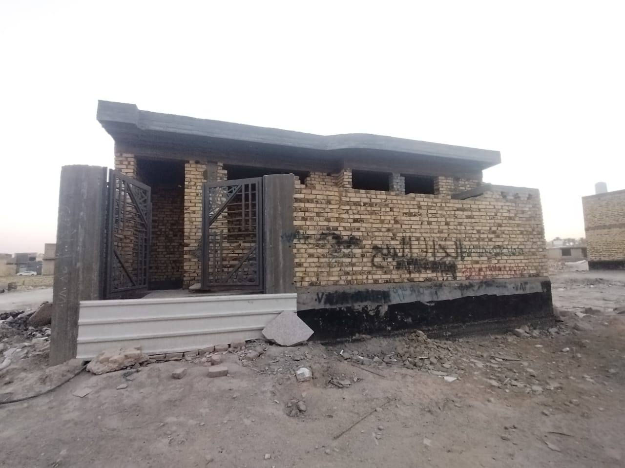 سلام عليكم هيكل مسكوف 100م الأ 10×10واصلها مي يعني ساحبين مكانها حلة محيزم الرابعة سند 25زراعي 
مجاري مجهز بواري وبواري مي جاهزة دفن مثل ماواضح السعر 45بي مجال بسيط جدا اخوان ‏‪0781 273 5293‬‏مكلف بالنشر السعر قفله على الرقم
