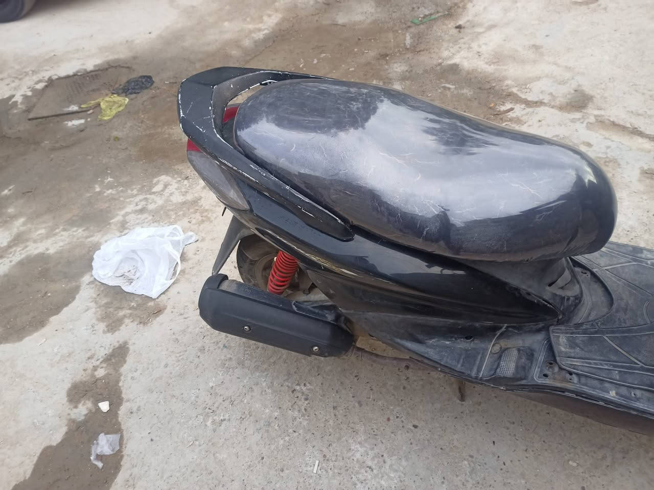 دراجه سكنس نثيه كوري 140 دراجة حلوة ونضيفه بالحقيقه احلى من التصوير دراجه سلف نكره كهربائيات شغاله كلهن بس الكيج مال سرعه واكف وياها كابريتر جديد مابي قطره بانزين دراجه ماخذها قبل شهر ونص ب750 ورايدها ب650 وبيها مجال ومتوازي على بيعتها عندي ضرف مادي وتوازيت مكينتها ناعمه للاتصال *********** بي واتساب مكاني بالحريه
