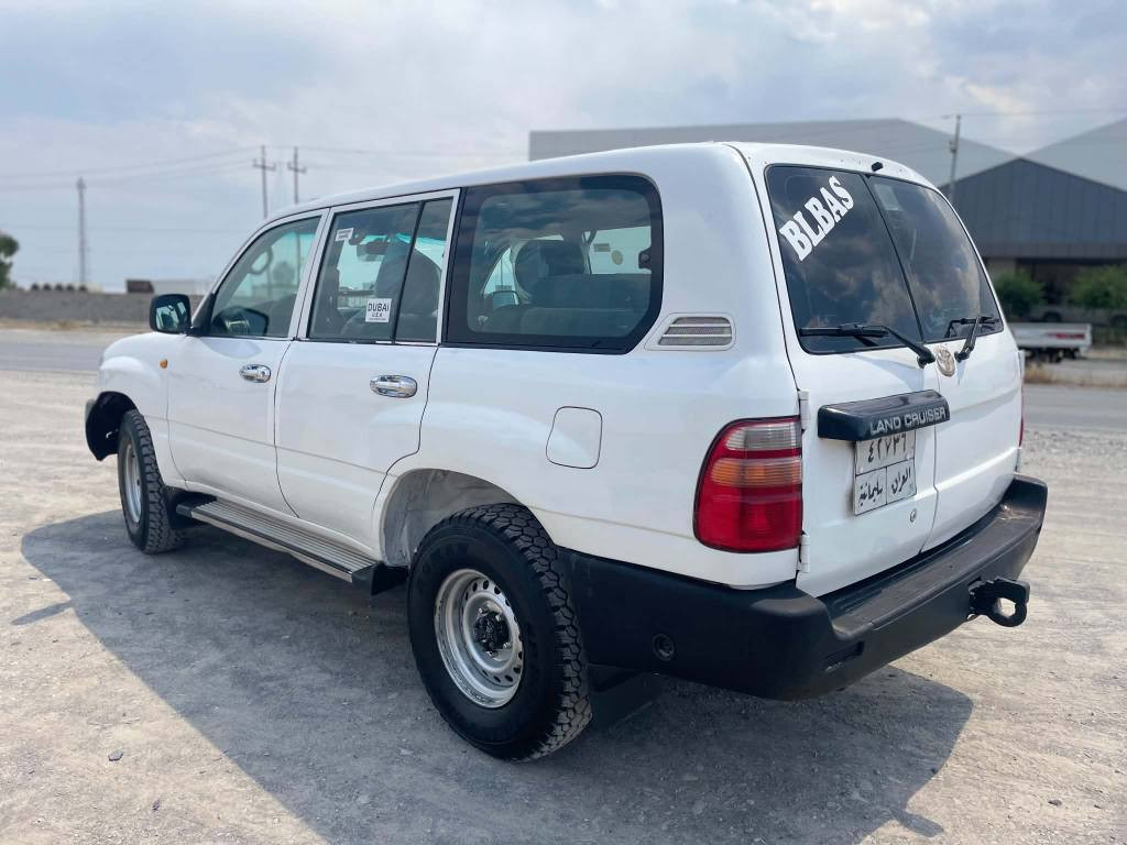 سەرەتا بەناوی خوا 
مۆنیکا 2000 فولل عادی مواسەفات G پێش اکسل  دەبل اکسل
سەنوی دوو مانگ بەسەرچووە                   تەحویل و خرامەی بەشەرتە 7وەرەقە خرامەی لەسەر دوای رێکەوتن دەگەریتەوە بە کریاری چوار تایەو ویلی تازەی بۆ بەستراوە 
3 پارچەی بۆیاخە بە عیزام دەی فرۆشم 
سەقفو ناو شانی بۆیاخی نیە وارگەراو نیە دەعمو لێدراوی نیە 
گێرو مەکینەو ئەکسلو دەبل ئەکسلی بەشەرت هەمو گیانی بەشەرت
ناو دەرگاو تیکمەکانی تەقیوی پێوە نیە 
سەیارەکە نمونەیە لە خاوێنیو جوانی 
مالی دۆستە سیارەکە شوێن چوارقوڕنە  
سعری 95مەجالێکی برایانە 
***********
ڤایبەرو وەطس ئەپی لەسەرە سوران, أربيل
