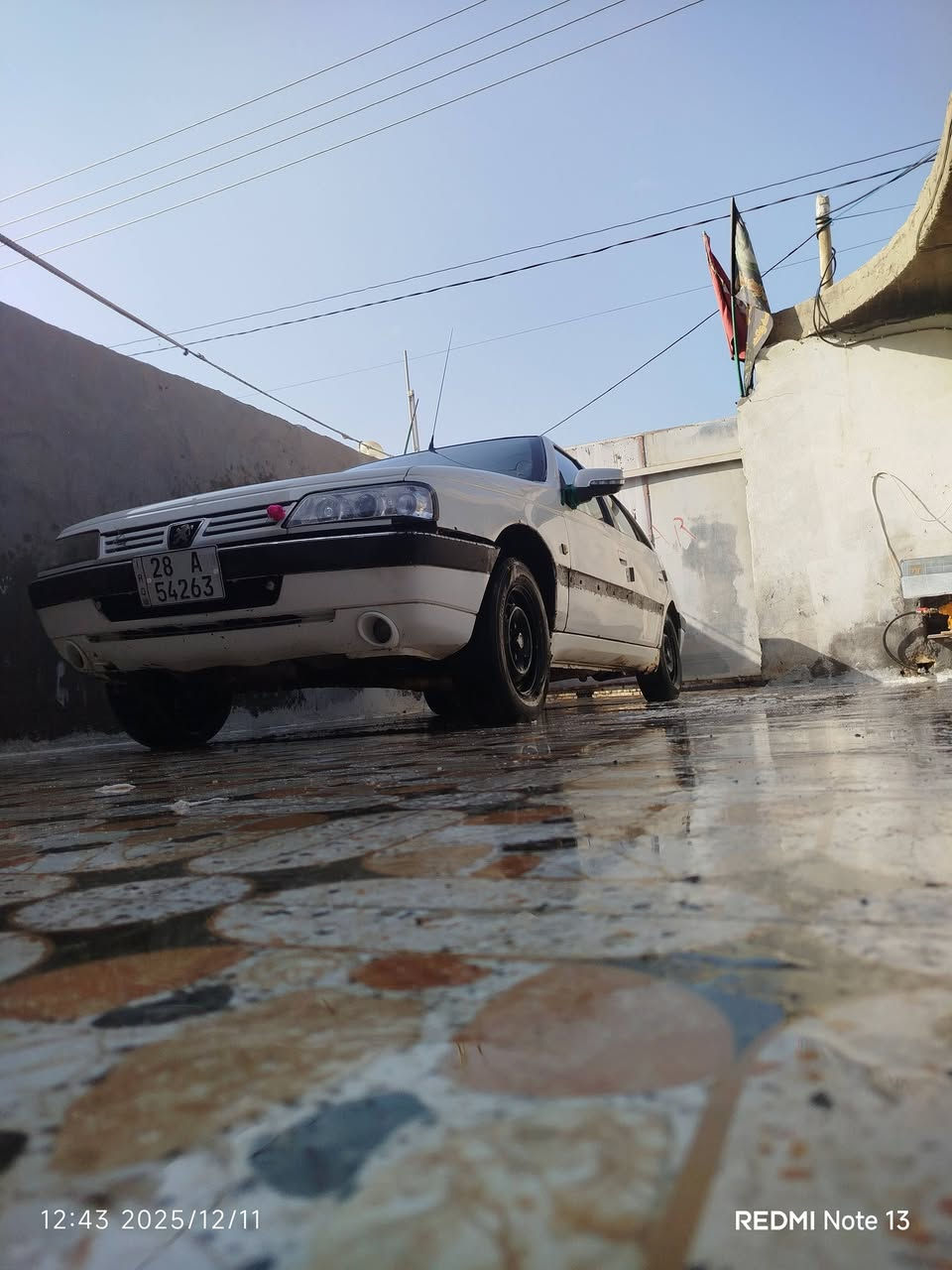 السلام عليكم بيجو 405 موديل 10 السعر 33 وبيها مجال الشراي يتصل رقم انجليزي باسمي ***********
