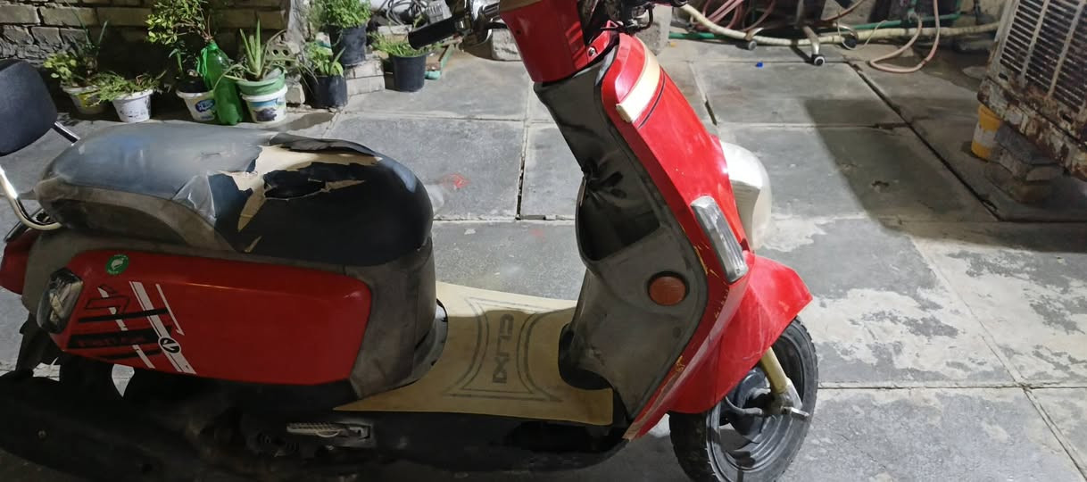 دراجه بوليس مصطره للبيع 🛵
الدرجه تجي تفحص تعجبك أخذها ما اتعجبك لا تأخذها 
وشتريتها رمبه قبل3اشهور وتراجه نضيفه كلش
تفحص المكينه شرط النضافه وهيه نوزل 
إلي يريدها يتصل علا الرقم 
***********
