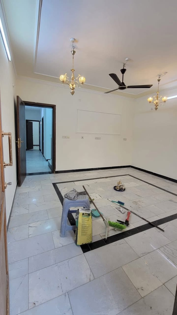 لليجار مشتمل ١٠٠ متر يحتوي ٤ غرف نوم جديد السيديه مربع تبوك ايجار مليون وربع ***********
