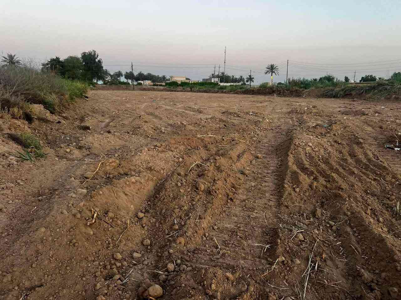 سلام عليكم البيع أرض زراعيه طابو تحولي طابو العزيز يه  شاطيه دونم واحد واسط العزيزيه منطقة دير الوسط تصل دلل #***********#***********
