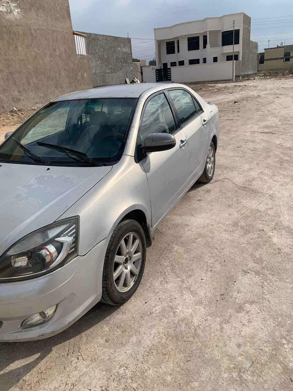 السلام عليكم للبيع صبغ فقط الهلالات مصلحه كيرمحرك مكفولات الصدر جيد موديل 11تبريد بس غاز السعر 46ورقه مع المجال للاتصال ***********
