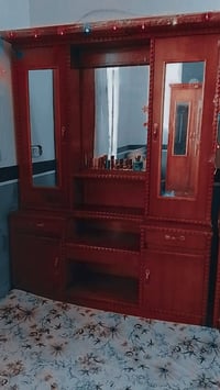 غرفة خشب • نضيفه • ديالى الخالص