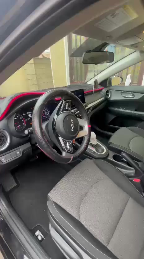 السلام عليكم كيه فورتي 2024 وارد امريكي الون اسود جديده ماشيه 25 الف
الضرر موضح بلصوره تبديل جاملغ تبديل باب اكلين
مرقمه مكاني بغداد ***********
