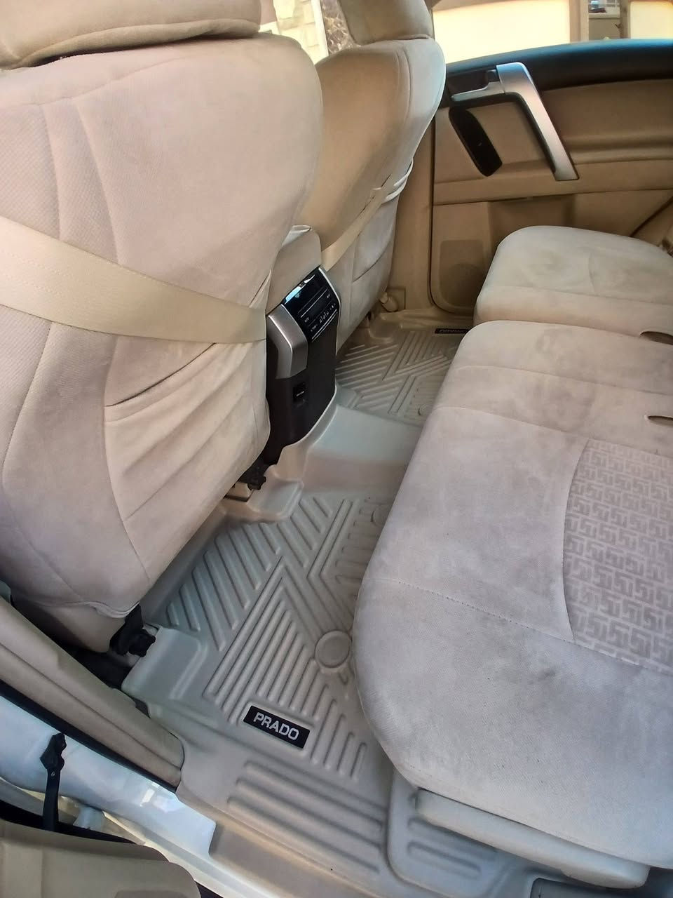 LAND CRUISER PRADO  VX
موديل 2019 اعلى فئة بالبرادو
((للبيع)) 

((السياره كلين تايتل من الدعامية للدعامية بشرط كفالة عامة))

رقم شمالي اربيل بأسمي تحويل مباشر سنوية وهزة جديدة

اللون : ابيض 

عداد المسافة :129000 الف كم

حجم المحرك : 6سلندر (4000) 

مواصفاتها : اعلى فئة فول

فور ويل 
ويل كروم

بصمه دخول + تشغيل +ترحيب ابواب شعار برادو

تشغيل عن بعد 

ثلاجة

3 وضعيات قيادة سبورت ونورمال وايكو

حساس خلفي وامامي

كشنات كهرباء جلد ٧ راكب 

كشنات تبريد

تحكم ستيرن  
 
امرايات كهرباء وشفط واشاير  

لايتات ليد وزينون اصلي وبلاجكتورات 

زراك لايت 

سبير الشركة مانازل

تحكمات استيرن

رادار تحديد مسار 

٤ كاميرات محيطية ٣٦٠ درجة

اطارات حساسات
دفع رباعي عدة وضعيات

وبعد بيها كثير شغلات 
سعر السيارة (425) ورقة 

عنوان السيارة / موصل 

للاتصال اتصال او واتساب على الرقم 
***********
