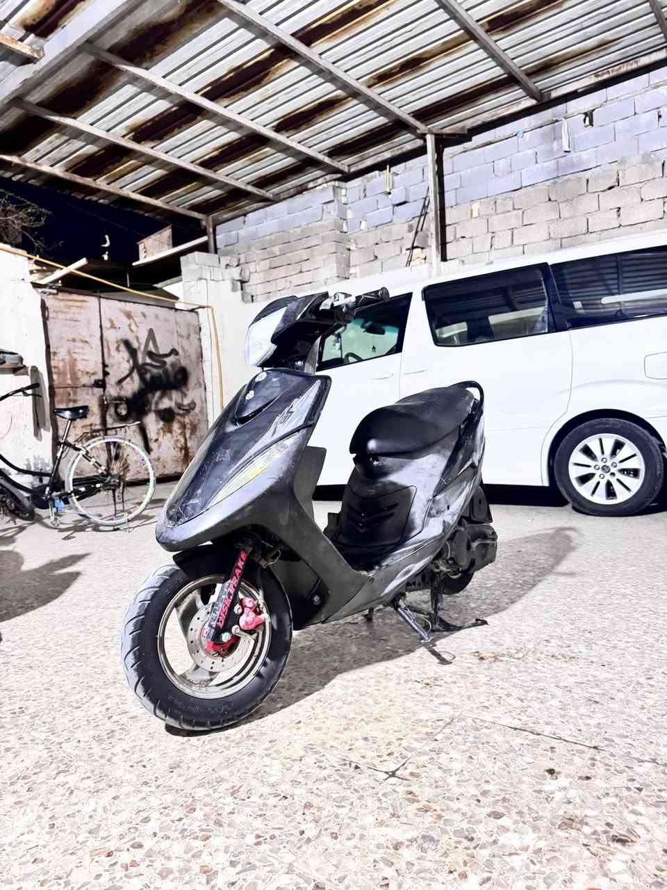 اسلام عليكم 
ماكس عدله بلاديه مكينتها  كفاله عامه منكلشي      ما مفتوحه ملحه الدراجه   ختم واحد ويه المكينه  بيها 20 ختم ويه المكينه  كلها شغال  سلف هندر   سكنات رماشات  بكلايت   لايت عالي ناصي نكره سلف  كلها بلاديه الدراجه احله من الصور بهواي   سعرها 850 وبيها مجال   متواجد واتساب  رقمي *********** مكاني بصره كرمت علي  يم جسر الحشد
